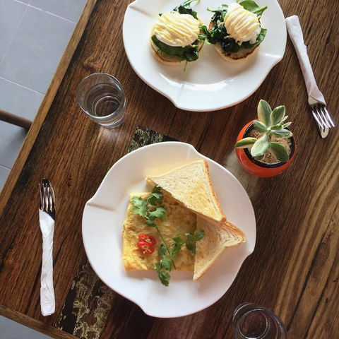 King Hot Bread Bakery - VIC Tourism 0