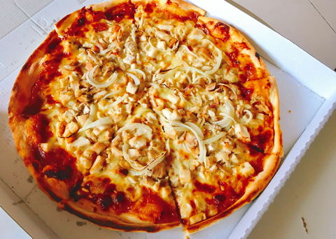 Mediterranean Pizzeria - VIC Tourism 0