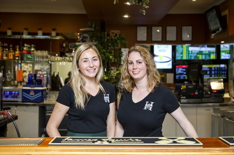 Hibernian Hotel - VIC Tourism 0