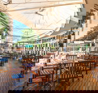 Poolside Restaurant and Bar - VIC Tourism