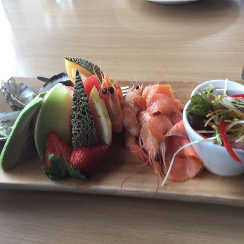 Warf Restaurant - VIC Tourism 0