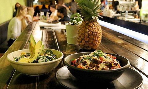 Coco Mojo Bar & Grill - VIC Tourism 9