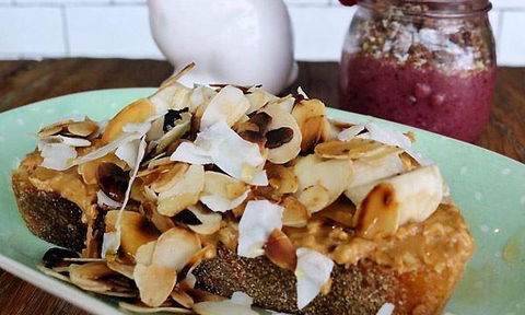 Coco Mojo Bar & Grill - VIC Tourism 11