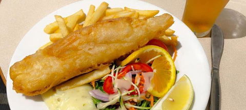 Leopold Sportsmans Club - VIC Tourism 0
