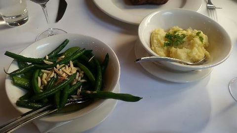 Verandah Restaurant & Bar - VIC Tourism 0