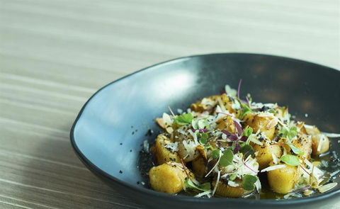 Cucina Locale Revolving Restaurant - VIC Tourism 9
