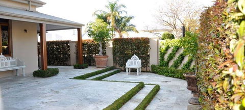 The Courtyard - VIC Tourism 0