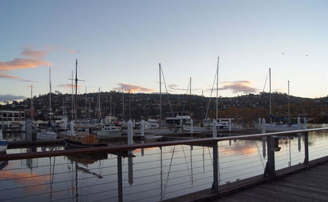 Seasons Of Kurrajong - VIC Tourism 17