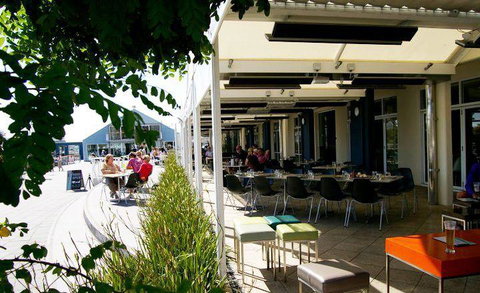 Seasons Of Kurrajong - VIC Tourism 6