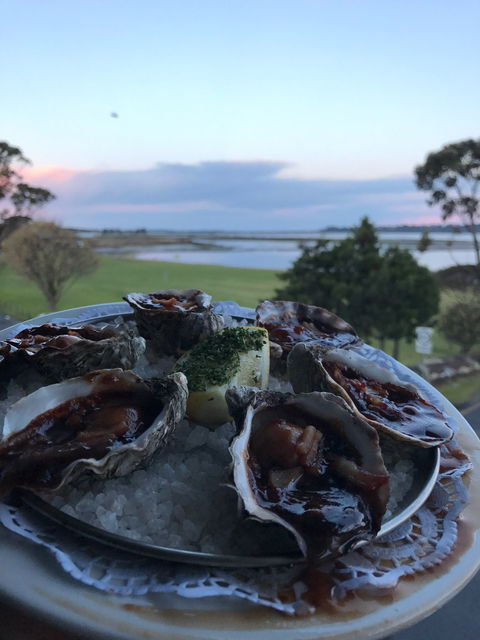 Bay Bar & Bistro - VIC Tourism 6