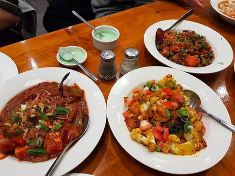Aman Indian Restaurant - VIC Tourism 0