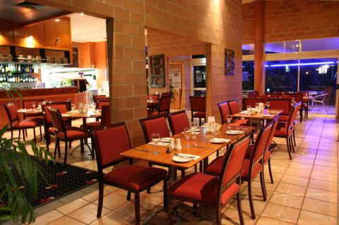 Windmill Motel–Apartments & Reception - VIC Tourism 1