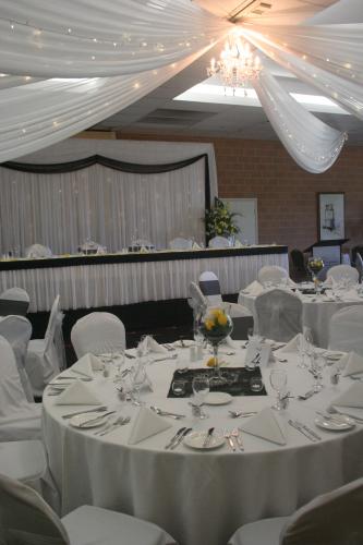 Windmill Motel–Apartments & Reception - VIC Tourism 3