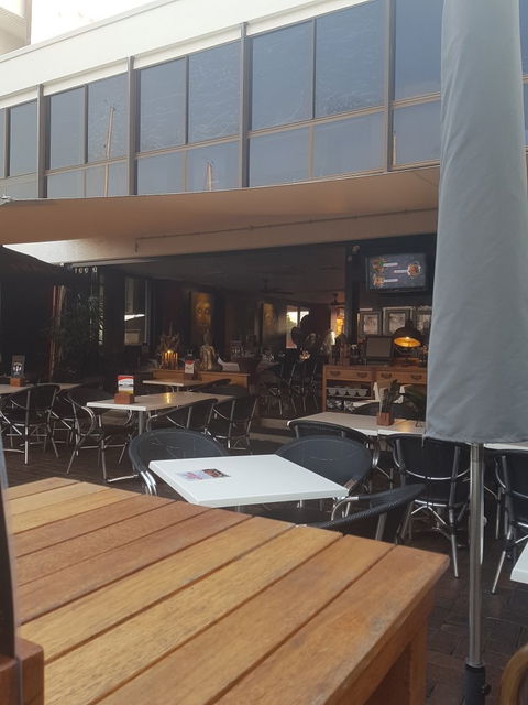 Phon’s Thai Restaurant - VIC Tourism 4