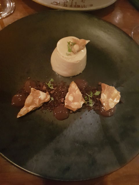 Sentinel Bar & Grill - VIC Tourism 1