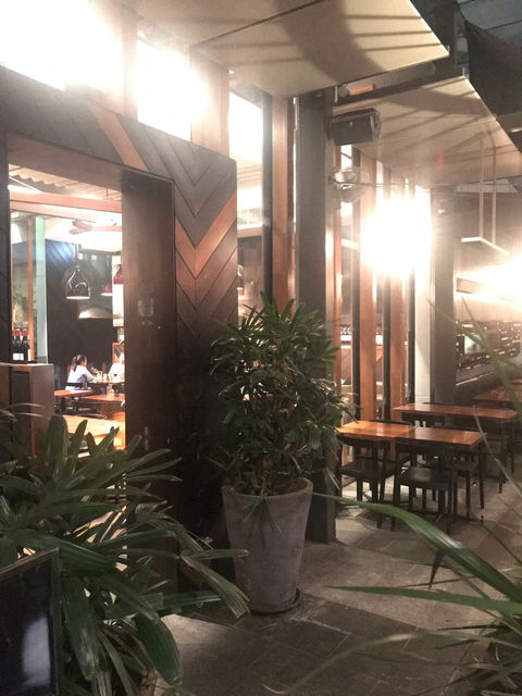 Sentinel Bar & Grill - VIC Tourism 6