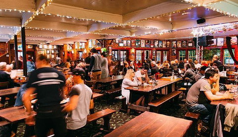 Settlers Tavern - VIC Tourism 13