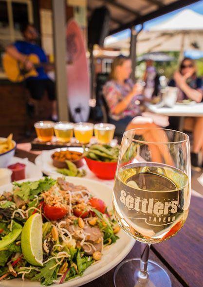 Settlers Tavern - VIC Tourism 6