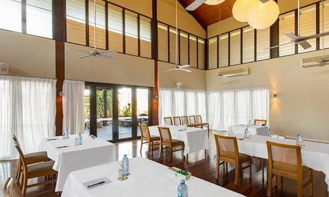 The Deck Poolside Bar & Restaurant - VIC Tourism 11