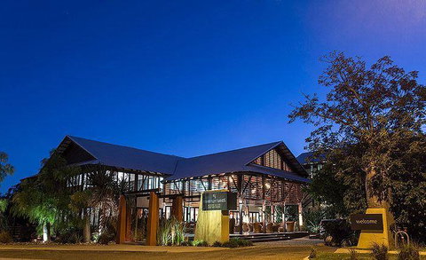 The Deck Poolside Bar & Restaurant - VIC Tourism 5