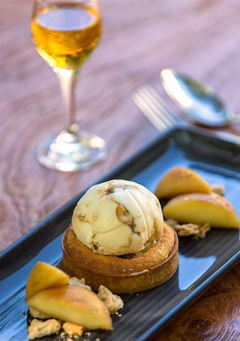 The Deck Poolside Bar & Restaurant - VIC Tourism 7