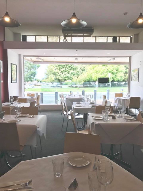 SKs Indian Restaurant - VIC Tourism 12
