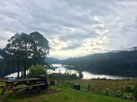 Lakeside Bar & Grill - VIC Tourism 0