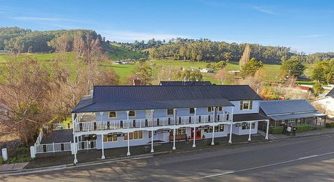 The Pepperberry Cafe - VIC Tourism 0