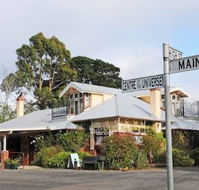 Radio Springs Hotel - VIC Tourism