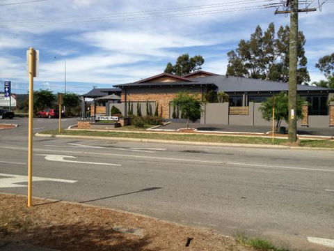 Byford Tavern - VIC Tourism 0