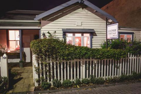 Lavender Cottage - VIC Tourism 0