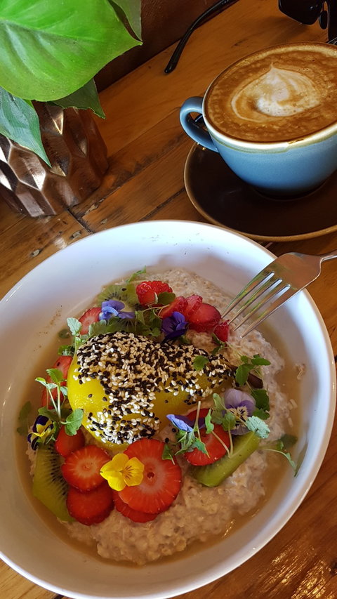 Cornerside Cafe - VIC Tourism 3