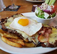 Willunga Hotel - VIC Tourism