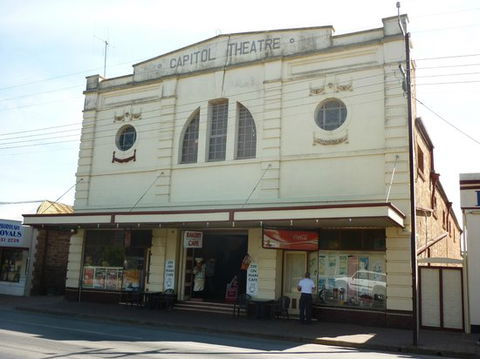 229 On Main Cafe - VIC Tourism 0
