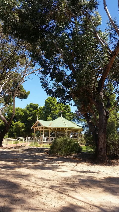 Pinnaroo Bakery - VIC Tourism 1