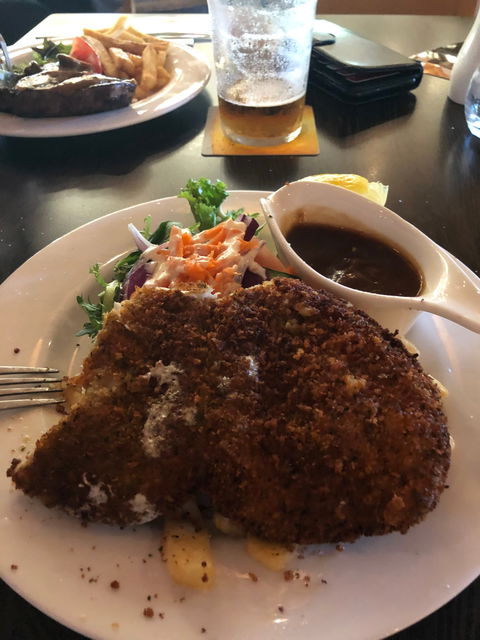 Burleigh Town Tavern - VIC Tourism 2