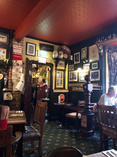 Fox & Hounds Country Inn - VIC Tourism 3