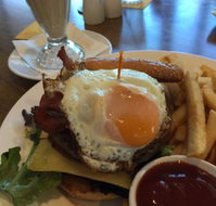 Signatures Restaurant Lakelands - VIC Tourism