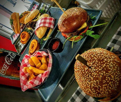 Luxx Bar And Pizzaria - VIC Tourism 0