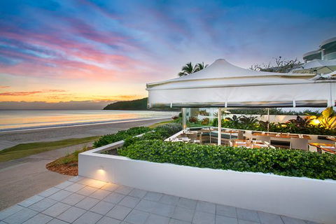Season Restaurant - VIC Tourism 0