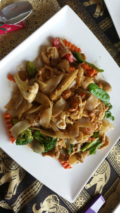 Kob's Thai Kitchen - VIC Tourism 4