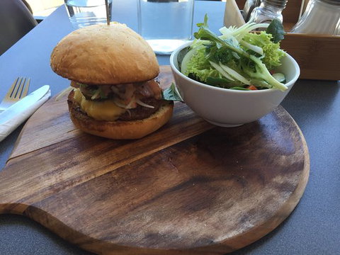 Char-Bella - VIC Tourism 0