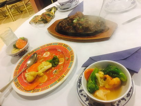 Golden Horse Chinese Restaurant - VIC Tourism 0