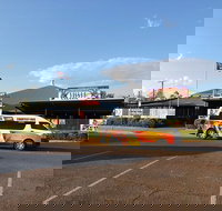 The Birdcage Hotel Pty Ltd - VIC Tourism