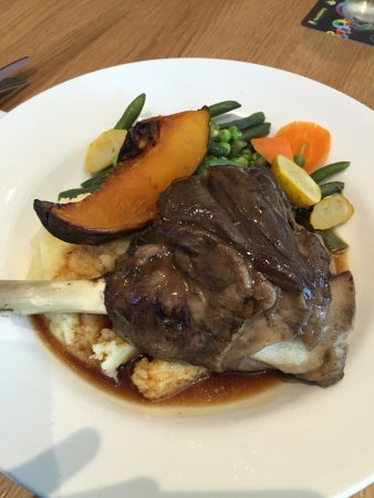 Bundaberg Services Club - VIC Tourism 0