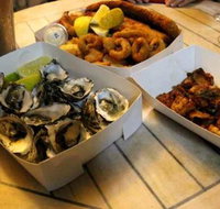 Noosa Harbour Fish Market - VIC Tourism