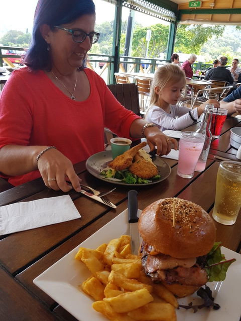 Tumbulgum Tavern - VIC Tourism 3