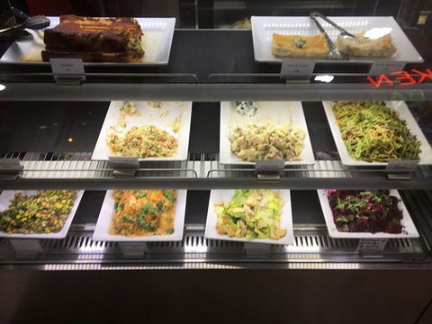 Ceddo's Tasty Chooks & Salads - VIC Tourism 0