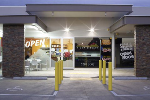 Town & Country, Pizza & Pasta - VIC Tourism 0