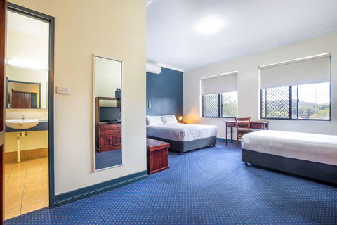 Atherton Hotel - VIC Tourism 4